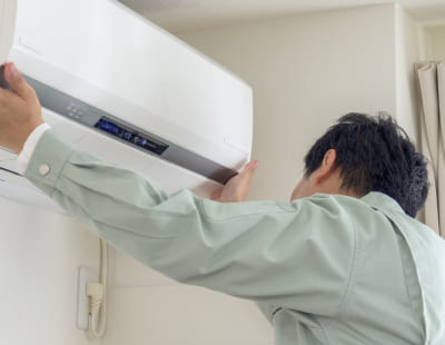 窓用エアコン取付